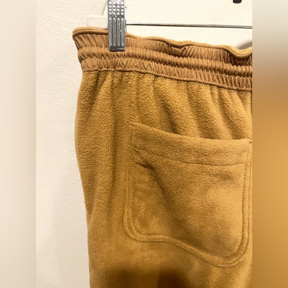 NWT Amazon Essential Unisex Regular Fit Microfleece Closed Bottom Camel Pants - Picture 4 of 6